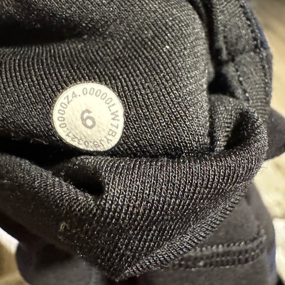 Lululemon speed shorts - Picture 3 of 3